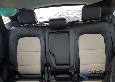 2022 Ford Escape Titanium z USA, uszkodzony, nr VIN 1FMCU9J9XNUB59994